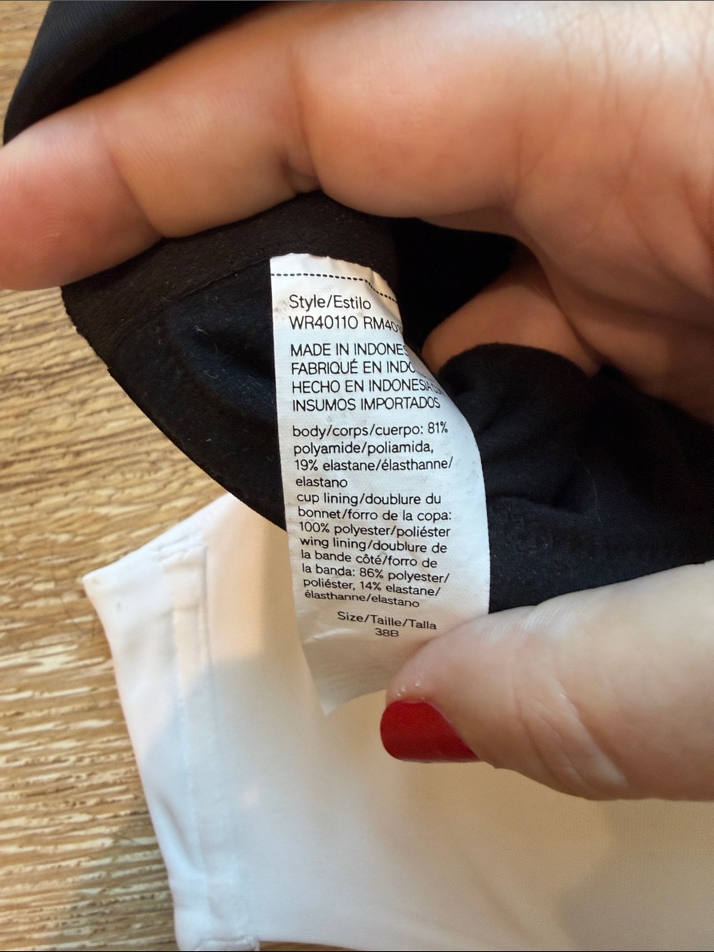 Warner's 2-Pack Wireless T-Shirt Bras in Black and White 38B - Picture 8 of 8